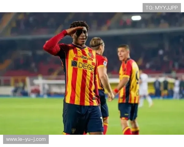 维罗纳上演精彩逆转,主场力克强敌斩获关键三分 维罗纳上演精彩逆转,主场力克强敌斩获关键三分